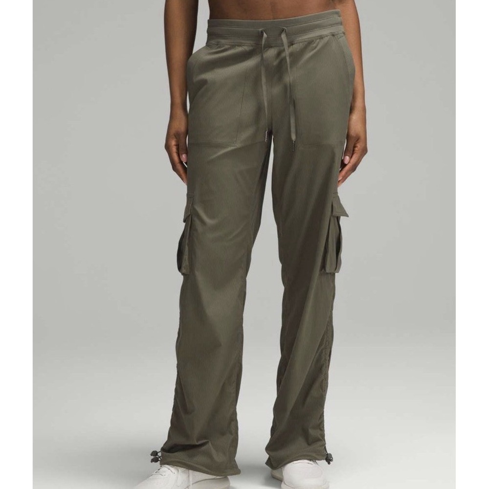 Lululemon Dance Studio Relaxed Fit Mid Rise Cargo Pant Army Green Size Medium